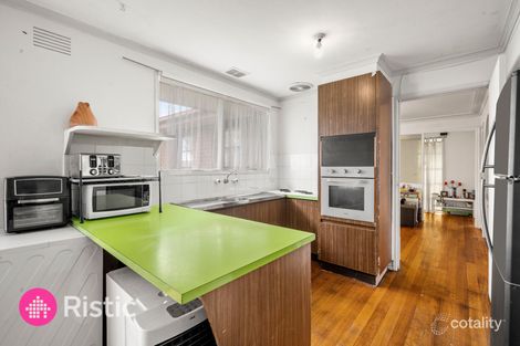 Property photo of 7 Madigan Crescent Mill Park VIC 3082