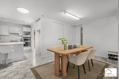 15 Dibbler Pl, St Helens Park, NSW 2560