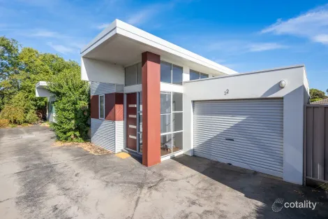 Property photo of 2/104 Sobraon Street Shepparton VIC 3630