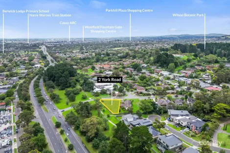 Property photo of 2 York Road Berwick VIC 3806