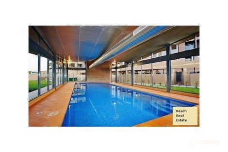 Property photo of 1/1 Nangnak Lane Mont Albert VIC 3127