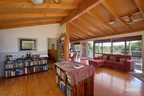 148 Donalds Rd, Woodend, VIC 3442