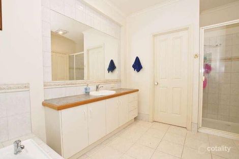 Property photo of 5 Benjamin Chase Mooroolbark VIC 3138