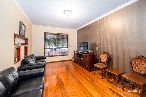 Property photo of 17 Kingsley Place Delahey VIC 3037