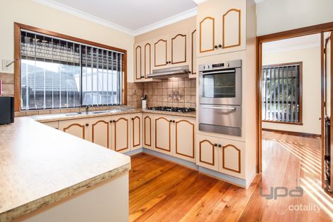 Property photo of 17 Kingsley Place Delahey VIC 3037