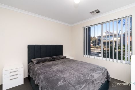 Property photo of 9 Regatta Boulevard Champion Lakes WA 6111