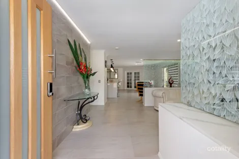 Property photo of 22 Lancashire Drive Mudgeeraba QLD 4213