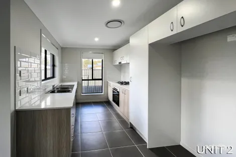 Property photo of 2/10 Riparian Circuit Cessnock NSW 2325