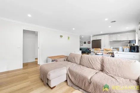 Property photo of 18 Wakefields Drive Brookfield VIC 3338