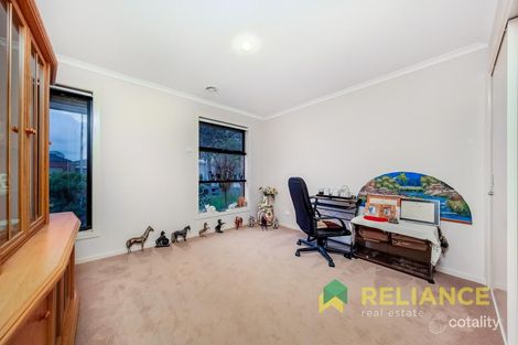 Property photo of 13 Duncombe Park Way Deer Park VIC 3023