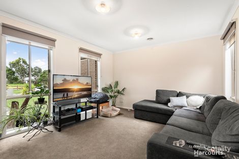 Property photo of 27 Currawong Crescent Pakenham VIC 3810