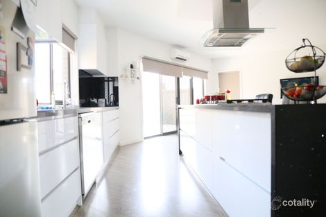 Property photo of 2/23 Kiewa Crescent Dallas VIC 3047