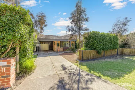 11 Kembla St, Kelmscott, WA 6111
