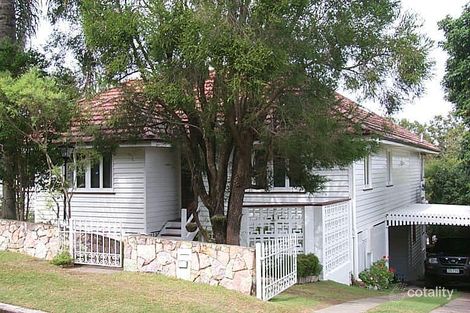 33 Waverley Rd, Camp Hill, QLD 4152