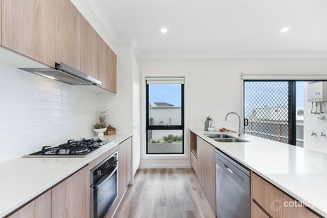 Property photo of 8 Carnival Boulevard Berwick VIC 3806