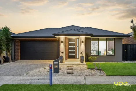Property photo of 12 Mayflower Drive Cranbourne West VIC 3977