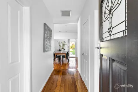 Property photo of 13 Kent Road Pascoe Vale VIC 3044