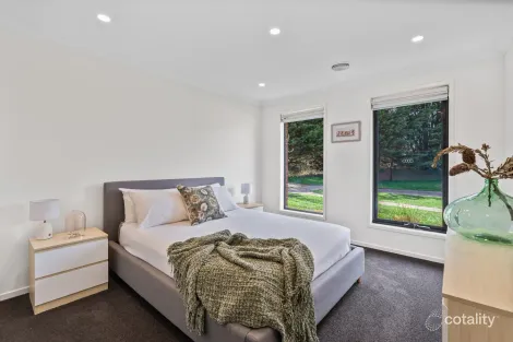 Property photo of 27 Bella Vista Place Romsey VIC 3434