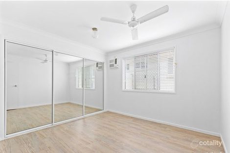Property photo of 2/5 Macartney Street Norman Gardens QLD 4701