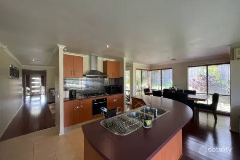 Property photo of 30 Olive Road Lynbrook VIC 3975