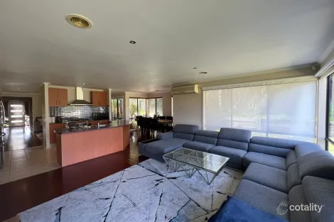 Property photo of 30 Olive Road Lynbrook VIC 3975