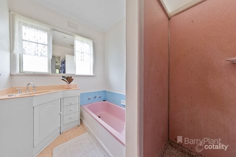 Property photo of 8 Orford Road St Albans VIC 3021