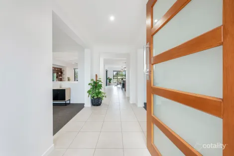 Property photo of 35 Narooma Drive Branyan QLD 4670