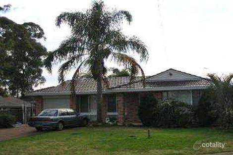 2 Chalmer Cl, St Johns Park, NSW 2176