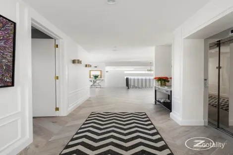 Property photo of 201/51 Ormond Esplanade Elwood VIC 3184