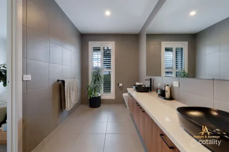 Property photo of 26 Royal Pines Drive Drouin VIC 3818