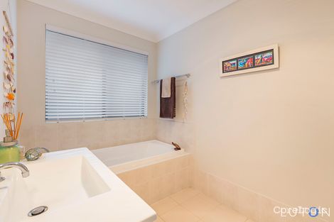 Property photo of 5 Deniston Circuit Bungendore NSW 2621