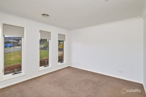 Property photo of 3 Darcy Drive Boorooma NSW 2650