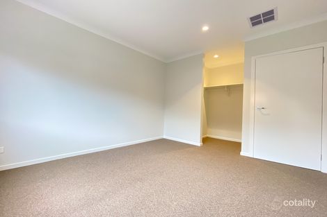 40 Dorchester St, Craigieburn, VIC 3064