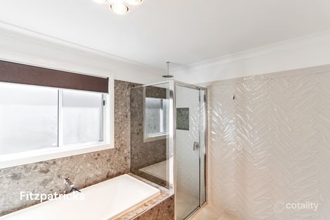 Property photo of 16 Hollows Crescent Lloyd NSW 2650