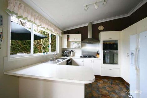 Property photo of 40 Nardoo Crescent Thirroul NSW 2515