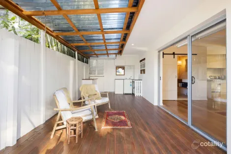 Property photo of 1/41 Tallebudgera Drive Palm Beach QLD 4221