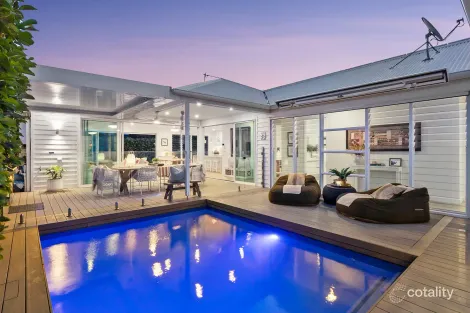 8 Suncatcher Lane, Casuarina, NSW 2487