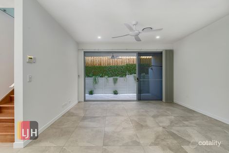 Property photo of 2/117 Haig Street Gordon Park QLD 4031
