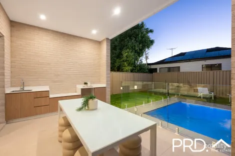 10a Eileen St, Picnic Point, NSW 2213