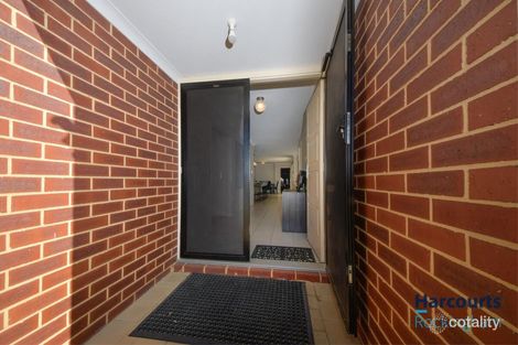 Property photo of 43 Honeydew Bend Byford WA 6122