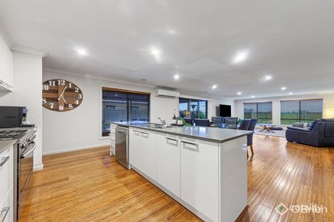 Property photo of 13 Diamond Drive Koo Wee Rup VIC 3981