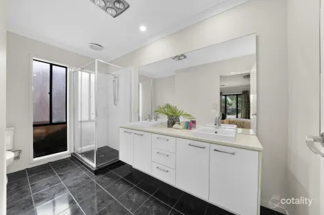 Property photo of 15 Coco Circuit Point Cook VIC 3030