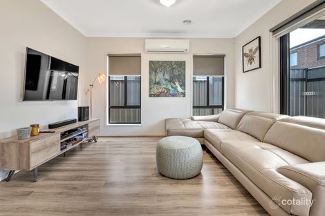 Property photo of 40 Peppertree Parade Craigieburn VIC 3064