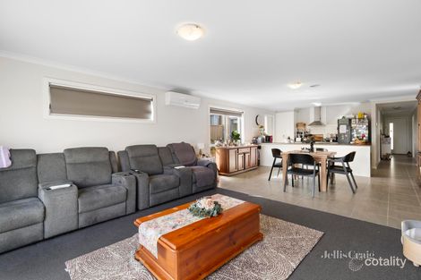 Property photo of 17 Whidburn Place Sebastopol VIC 3356