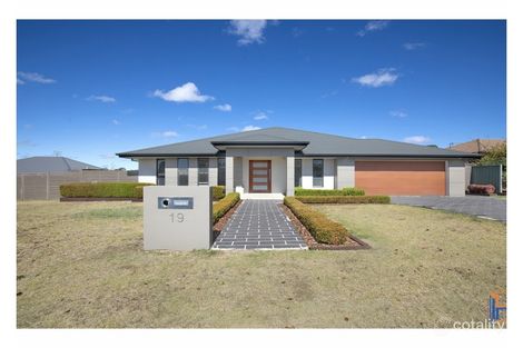 19 Netherton Park Ave, Armidale, NSW 2350