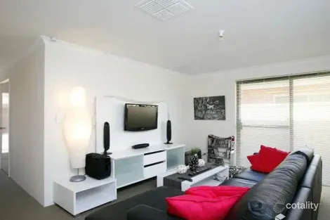 5/7 Barfield Rd, Hammond Park, WA 6164