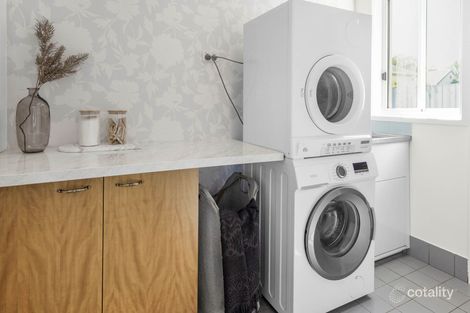 Property photo of 2/573 Webb Street Lavington NSW 2641