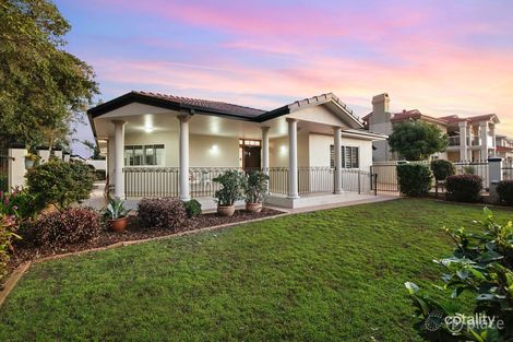 Property photo of 17 Hatherton Crescent Carindale QLD 4152