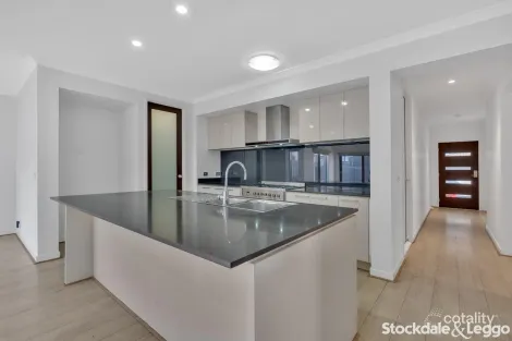 Property photo of 31 Geyser Street Craigieburn VIC 3064