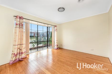 Property photo of 10 The Retreat Hampton Park VIC 3976